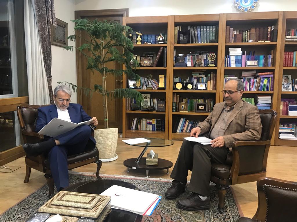 دیدار دبیرکل هلالاحمر با رئیس سازمان برنامه و بودجه/ قول مساعد دکتر نوبخت برای تخصيص مابقی اعتبار تبصره ١٣ قانون بودجه سال ٩٨
