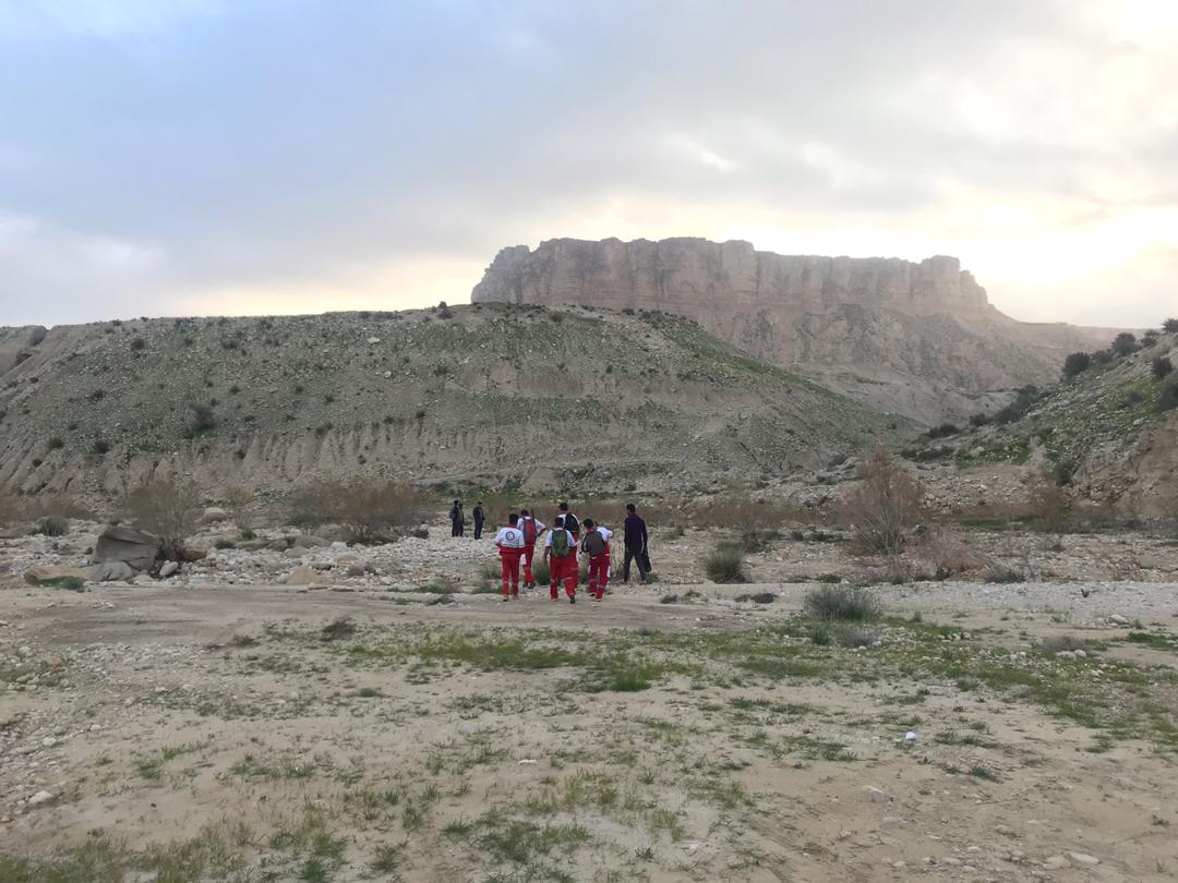 12 ساعت جست و جو برای نجات کوهنورد جوان مفقودی در ارتفاعات «مکو» بوشهر
