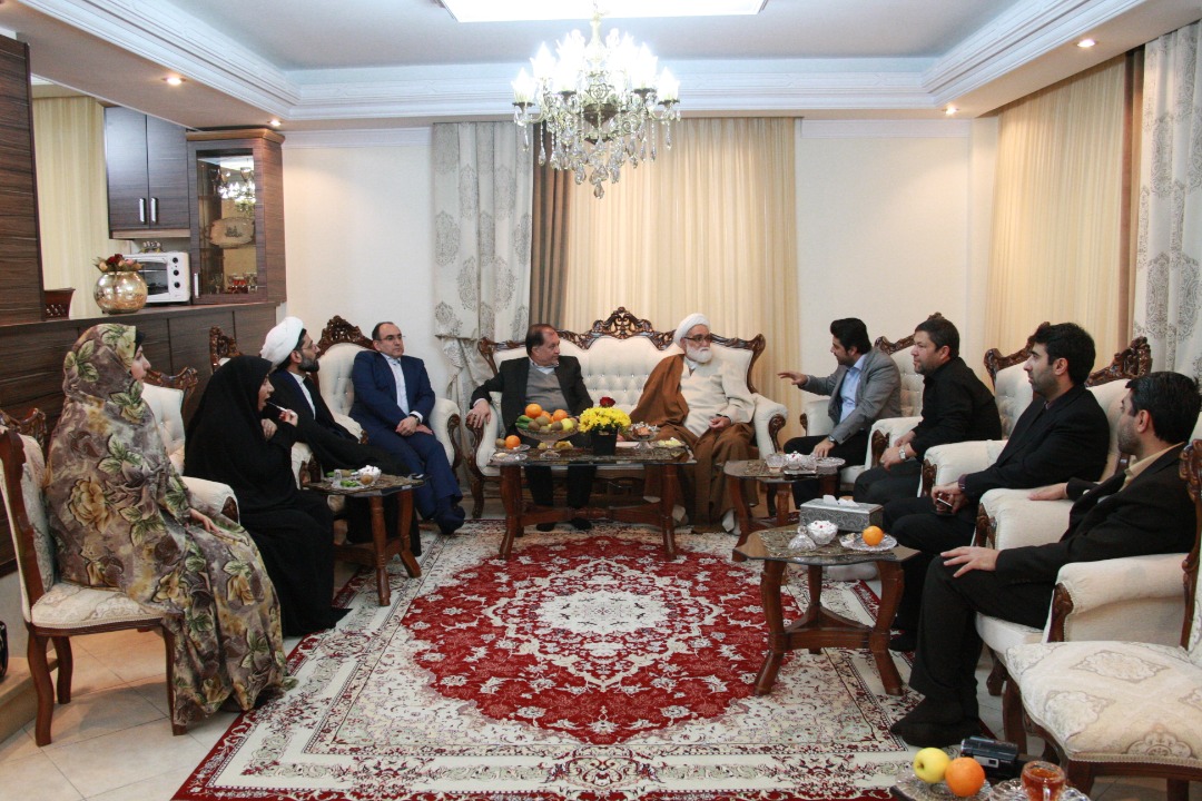 دیدار نماینده ولی فقیه در جمعیت هلالاحمر با امدادگر جانباز: صبوری و از خودگذشتگی از صفات بارز هلالاحمریها است