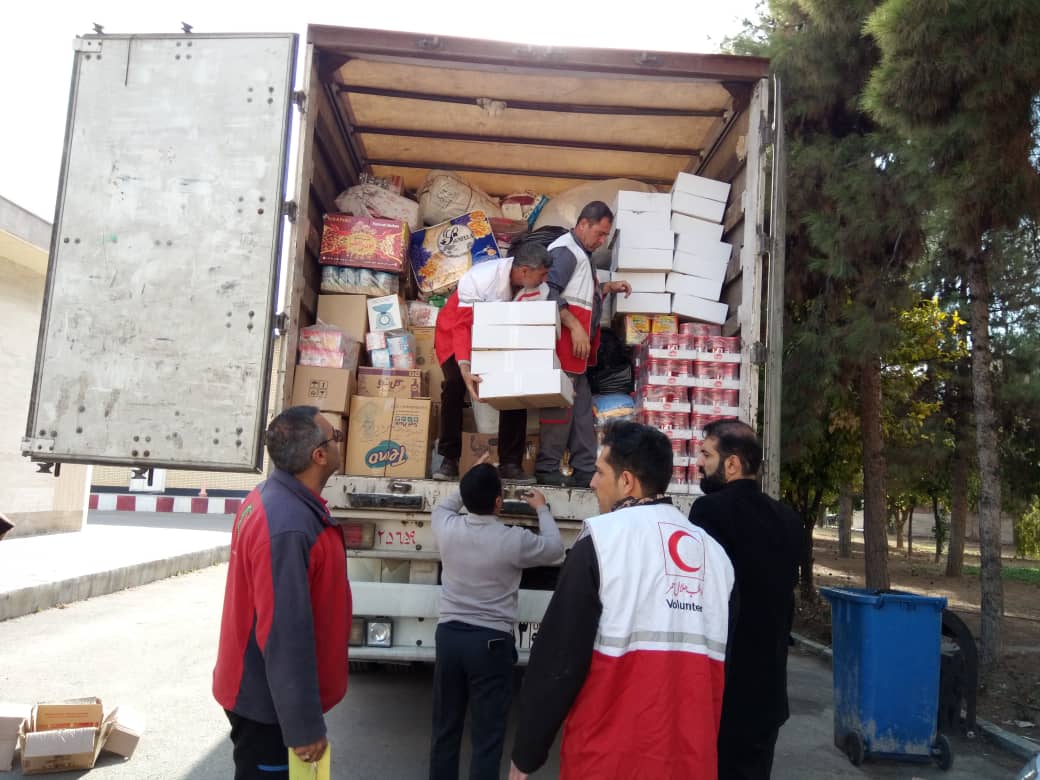 ارسال ۲ دستگاه کامیون کمک های مردمی فارس به سیستان و بلوچستان