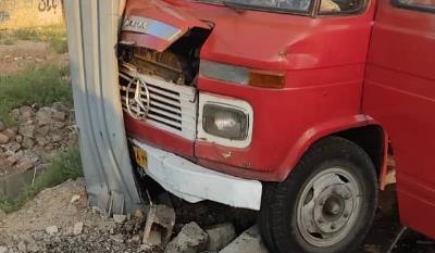 تصادف مینی بوس با گاردریل در جاده گرگان به علی آباد کتول
