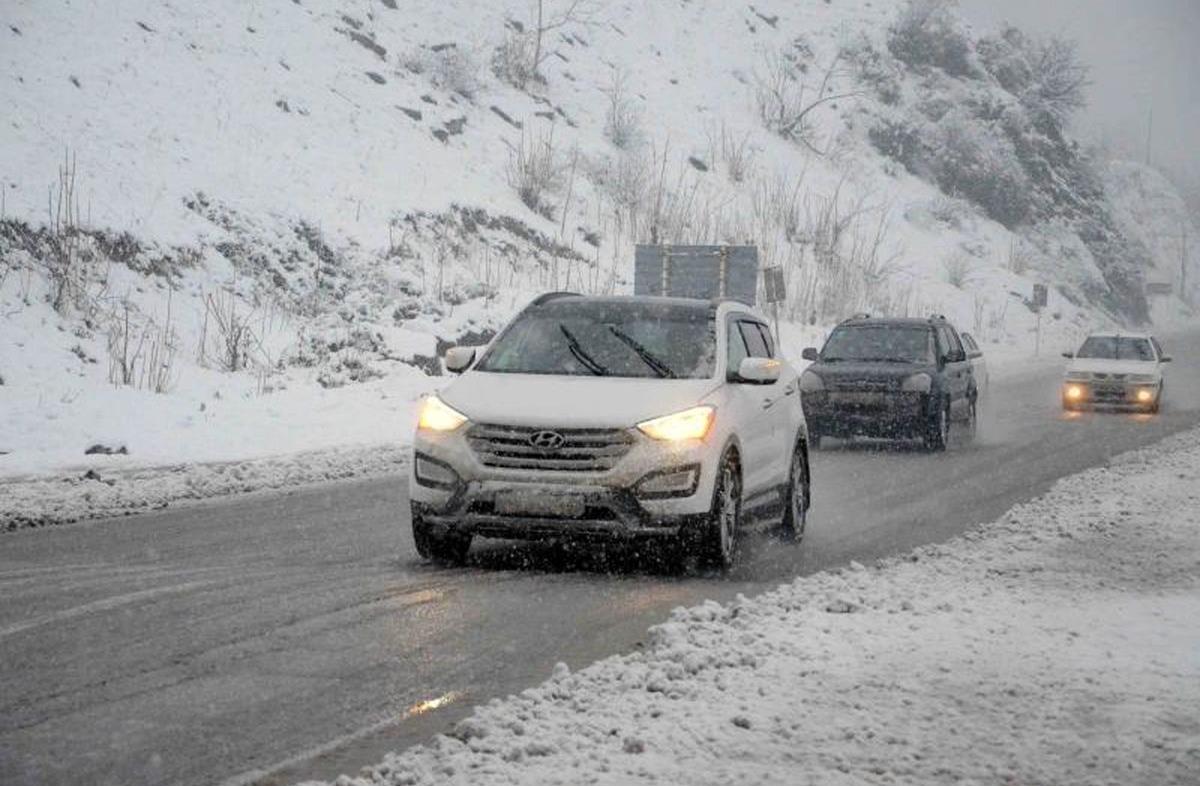 چه طور در فصل سرد سال با برف و بوران رانندگی کنیم؟/ اینفوگرافیک