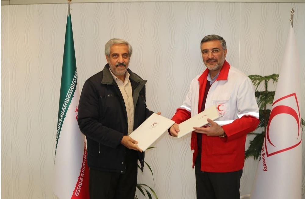 امضای تفاهم‌نامه همکاری بین سازمان داوطلبان و کانون بازنشستگان جمعیت هلال احمر