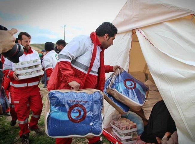خدمت رسانی جمعیت هلال احمر به زلزله زدگان در شهرستان‌های بشرویه‌ و طبس