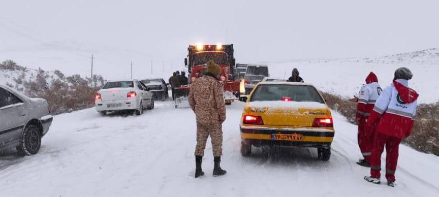 امدادرسانی هلال احمر به بیش از ۲۶۰۰ نفر از متاثرین آبگرفتگی و کولاک
