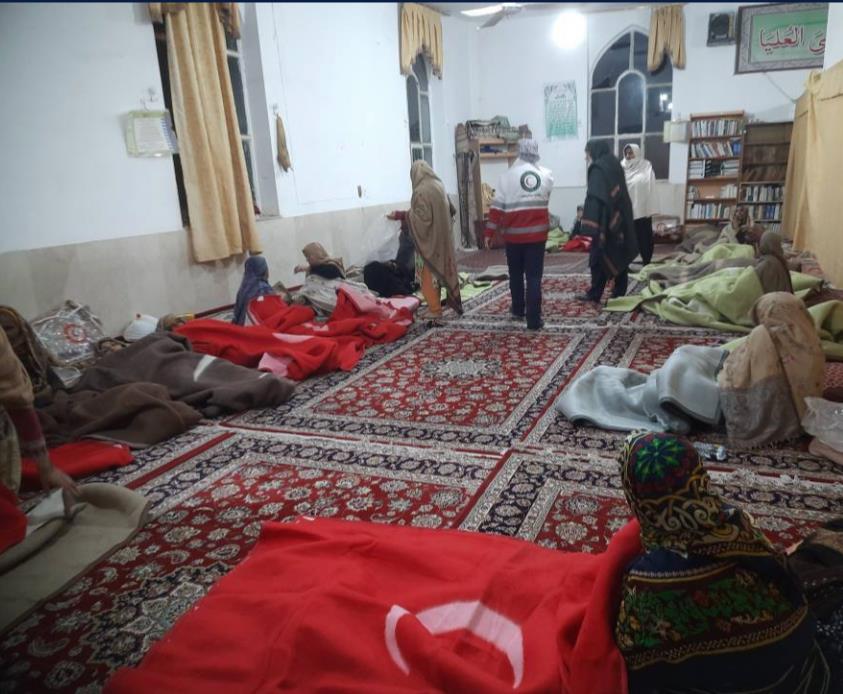 اسکان اضطراری ۵۰ مسافر پاکستانی در راهمانده در خراسان جنوبی