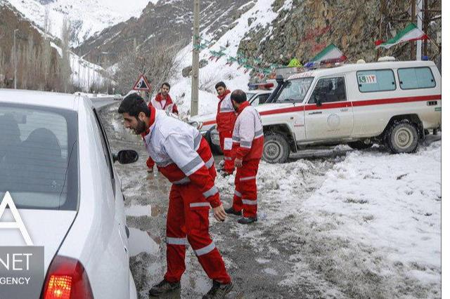 آمادهباش امدادگران به دلیل برودت هوا و کولاک