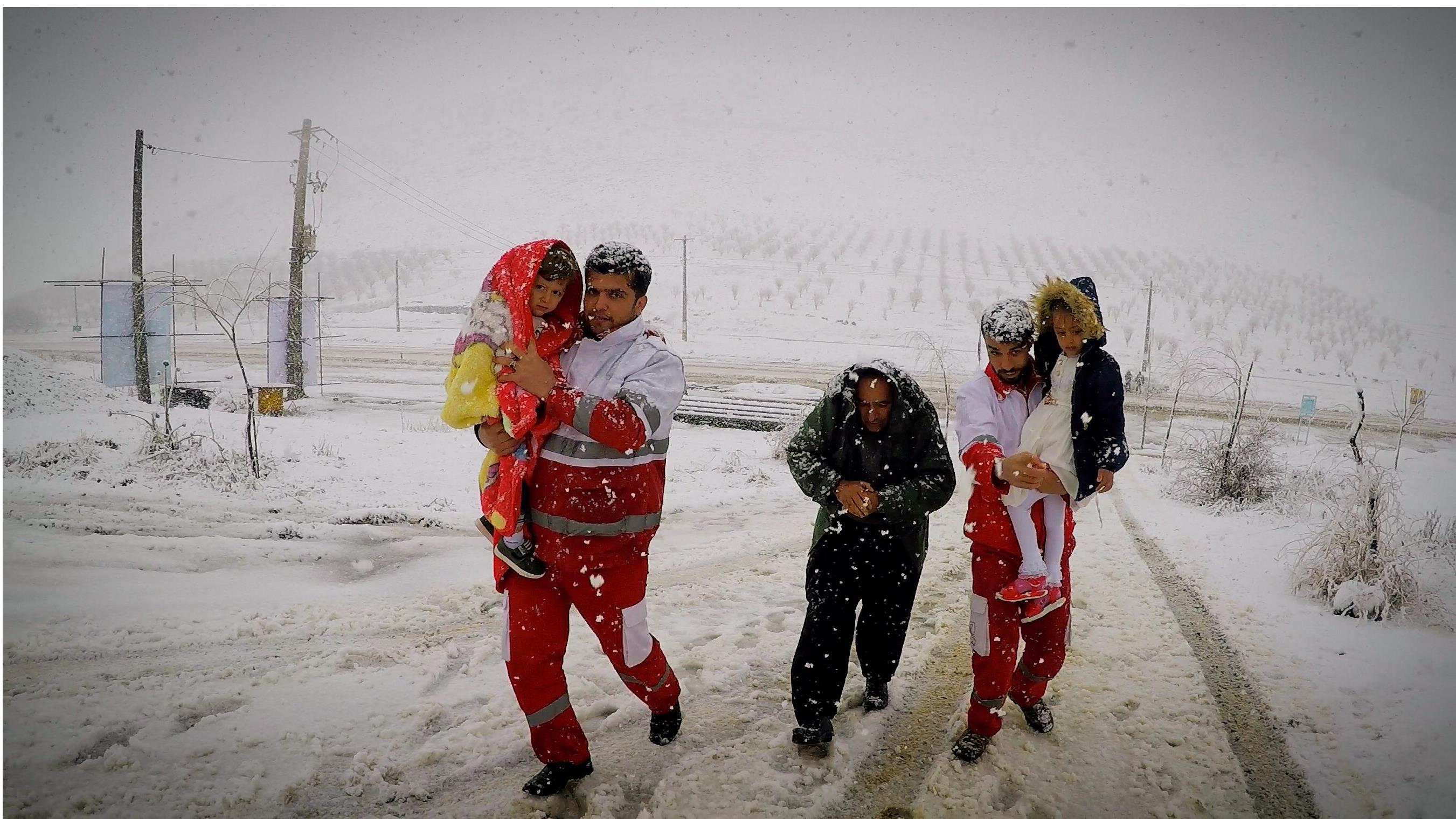 کولاک زمستان در سراسر کشور؛ امدادرسانی هلالاحمر به ١٢ هزار حادثهدیده در ۴ روز گذشته