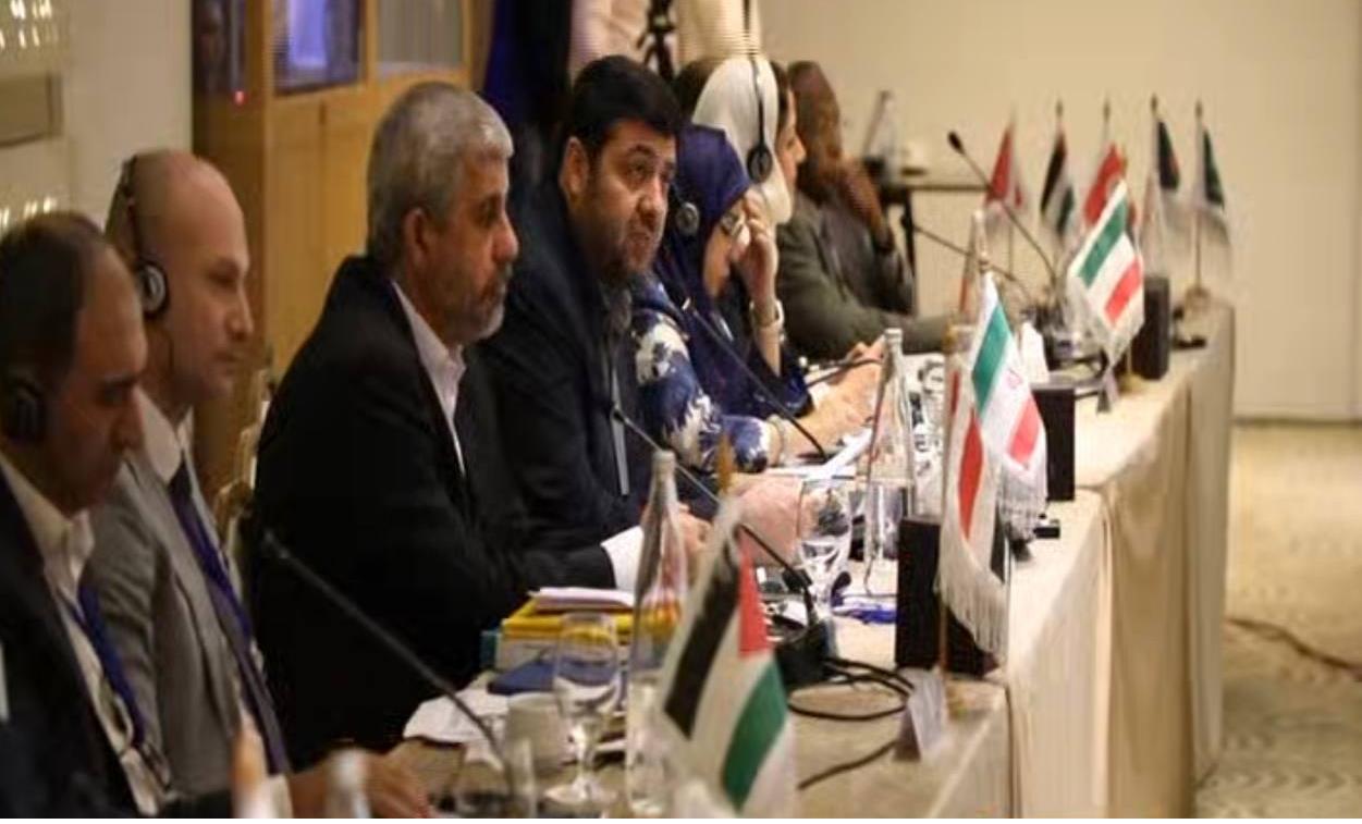 ترویج فرهنگ پیاده روى اربعین در بین جمعیت هاى هلال احمر/دعوت از روسای جمعیت های هلال احمر برای حضور در پیاده روی اربعین ۱۴۰۲