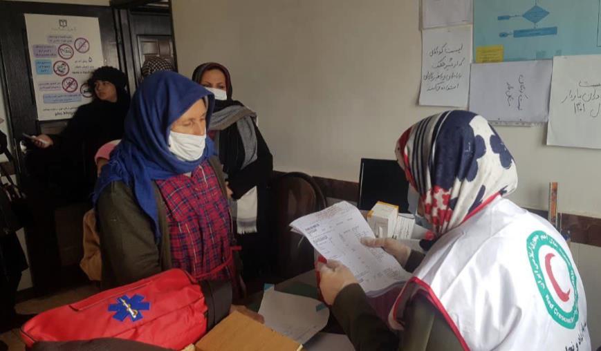 خدمت رسانی کاروان سلامت هلال احمر شهرستان نوشهر در مناطق زلزله زده خوی