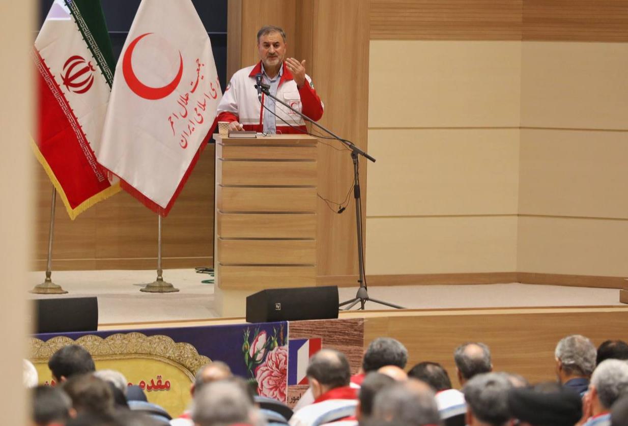 تکریم امدادگران و حفظ نیروی انسانی در اولویت هلالاحمر است
