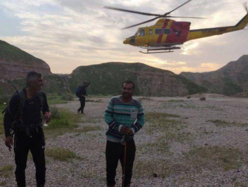 نجات ۳ کوهنورد در کوه‌های روستای گماران شهرستان گناوه