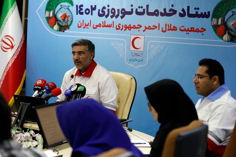 ۳۰۰ آمبولانس به ناوگان هلال احمر اضافه میشود