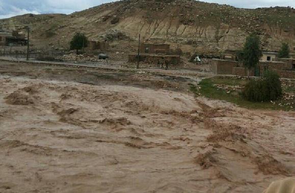 جستوجو برای پیداکردن زن گرفتار شده در سیلاب الموت شرقی ادامه دارد