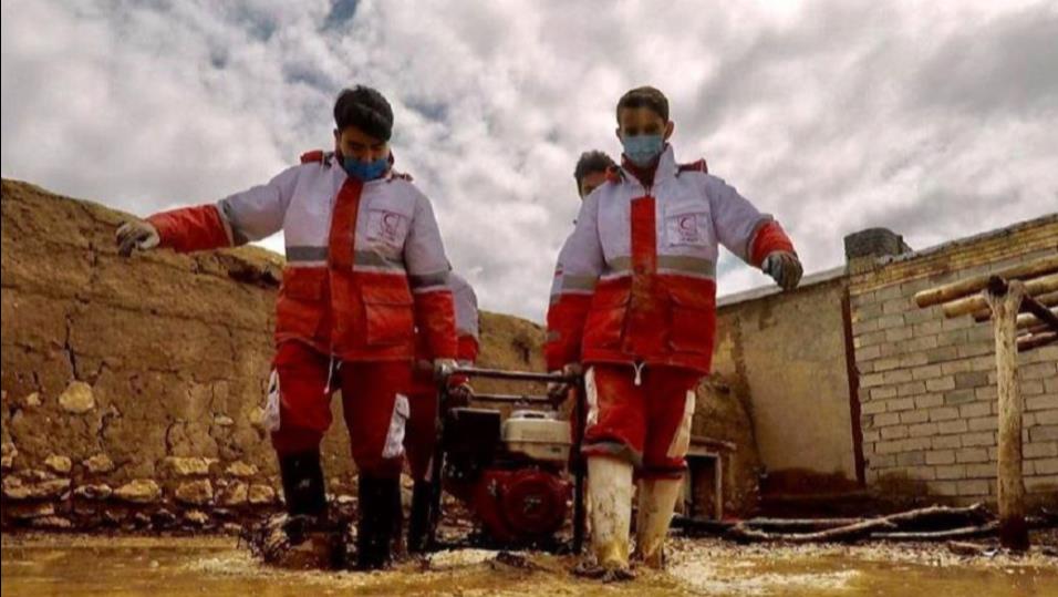 ۶ شهرستان اردبیل در محاصره سیل/ ۱۳ تیم امدادی برای کمک به حادثهدیدگان اعزام شدند