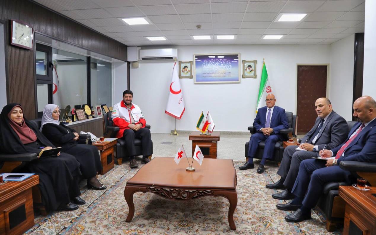 در دیدار وزیر بهداشت عراق با رئیس هلال‌احمر ایران توافق شد: صدور فوری مجوز فعالیت پزشکان و پرستاران ایرانی در عراق برای ایام اربعین