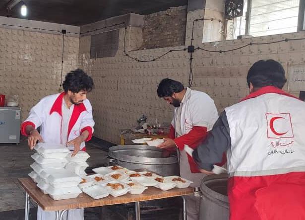 توزیع ۱۷ هزار پرس غذای گرم بین خانوارهای نیازمند ۵ شهرستان جنوبی  کرمان