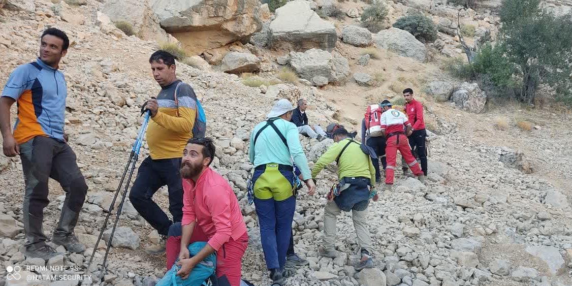 نجات ۶ دره نورد در ارتفاعات سبزکوه چهارمحال و بختیاری