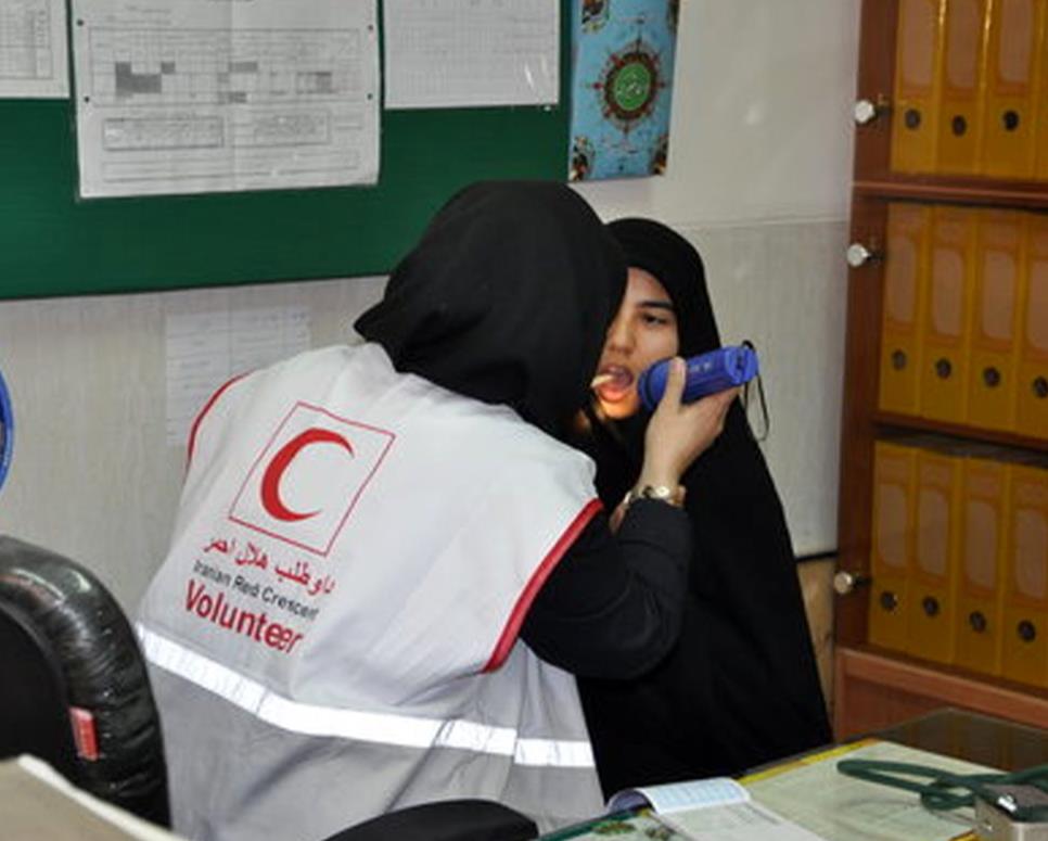 ویزیت رایگان ۲۰۰ بیمار توسط کاروان سلامت هلال احمر سلسله در مناطق کم برخوردار