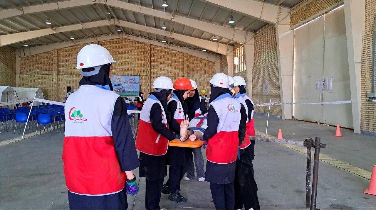 هلالاحمر زنجان طرح ملی دادرس را در ۱۱۵ مدرسه آغاز کرد