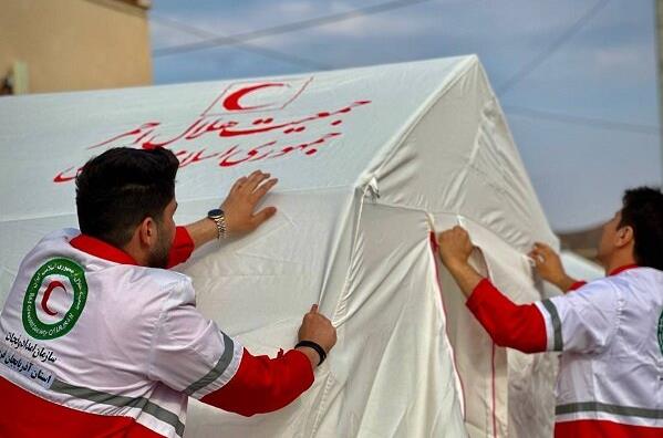 امداد رسانی هلال احمر به مناطق زلزله زده خراسان جنوبی / 48 دستگاه چادر برپا شد