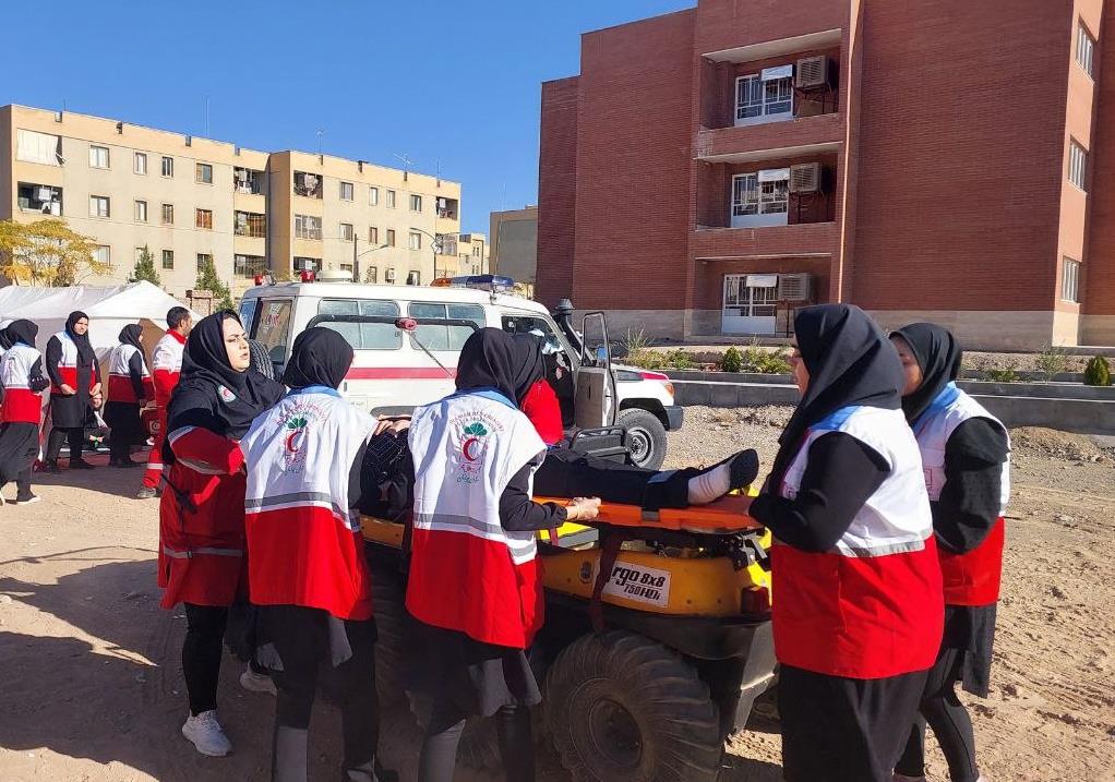 همزمان با روز دانشجو مانور امدادی در قم برگزار شد