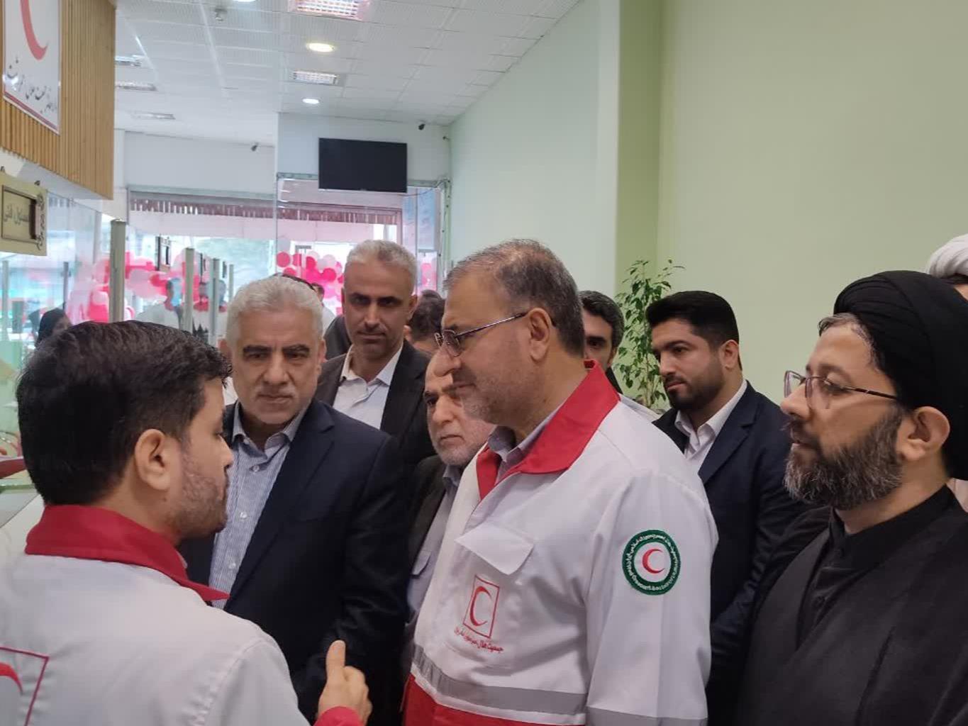 ساختمان جدید داروخانه هلال احمر در رشت افتتاح شد