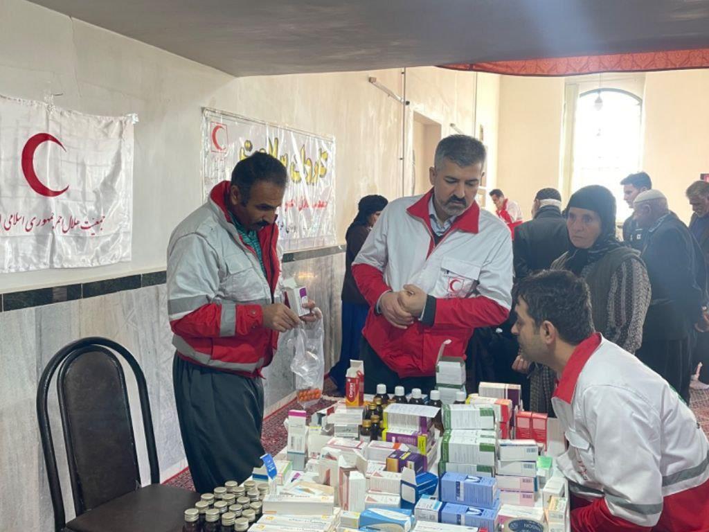 اعزام کاروان سلامت هلالاحمر کامیاران به روستای گرگر علیا