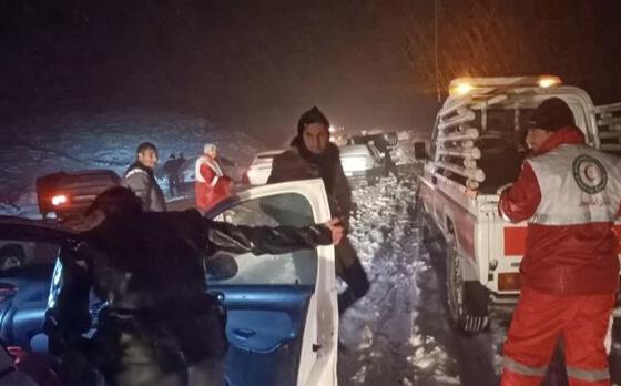 نجات 130 نفر از کولاک چالدران