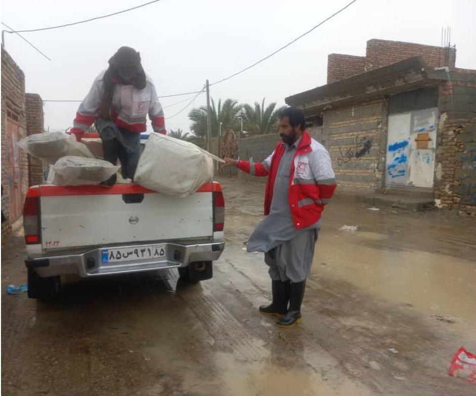 امدادرسانی به ۴۳ نفر سیل زده در جنوب سیستان و بلوچستان