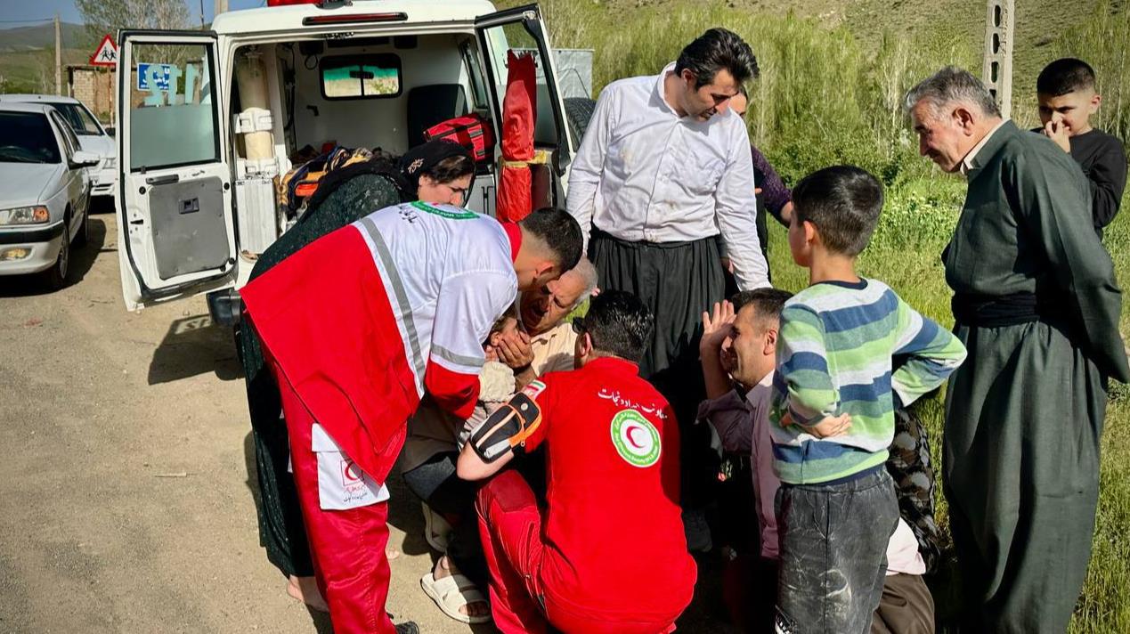 نجات جان کودک ۲ ساله مغروق از رودخانه توسط نجاتگران هلالاحمر