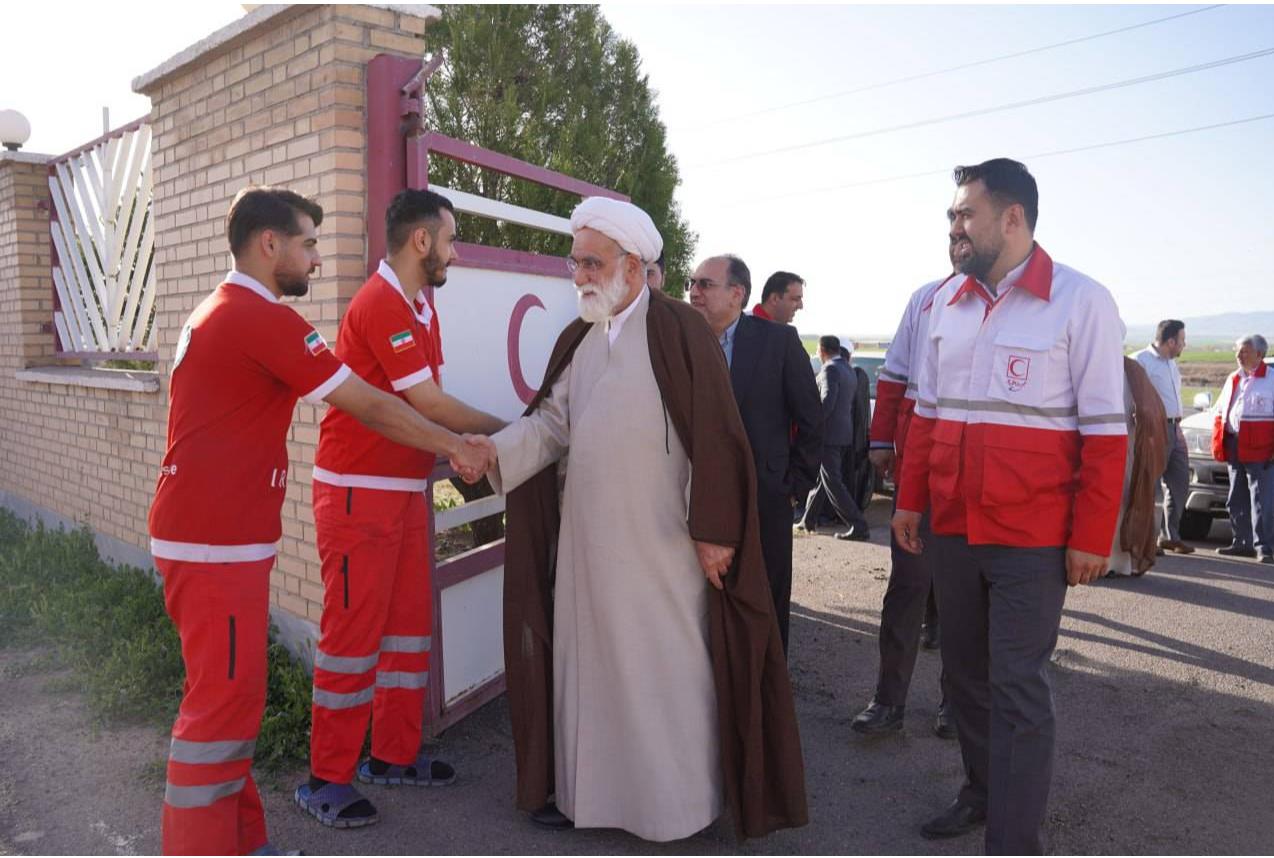 بازدید نماینده ولی فقیه در هلالاحمر از پایگاه امداد جادهای شهید محمدتقی اباذری