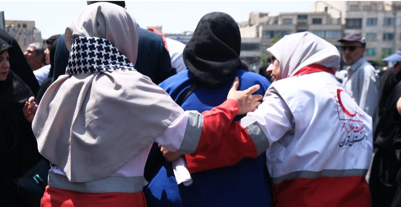 پوشش امدادی مراسم تشییع پیکر شهدای خدمت در ۷ استان/ بهرهمندی ۲۴۴۰ نفر از خدمات درمانی هلالاحمر