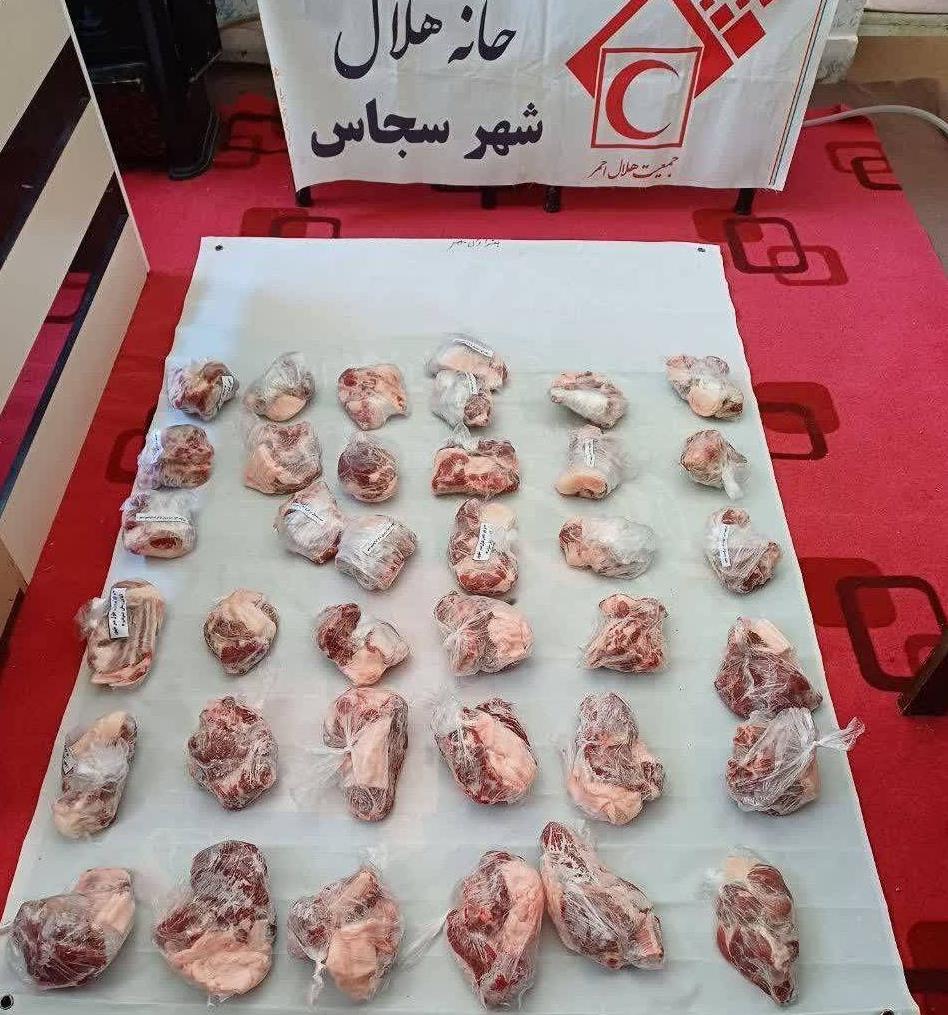 توزیع ۵۵۰ بسته گوشت گرم و مواد غذایی توسط خانههای هلال زنجان