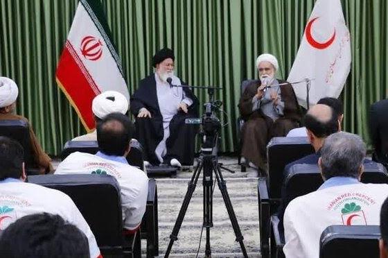 دیدار نماینده ولی فقیه در جمعیت هلال احمر با آیت الله سیداحمد علمالهدی