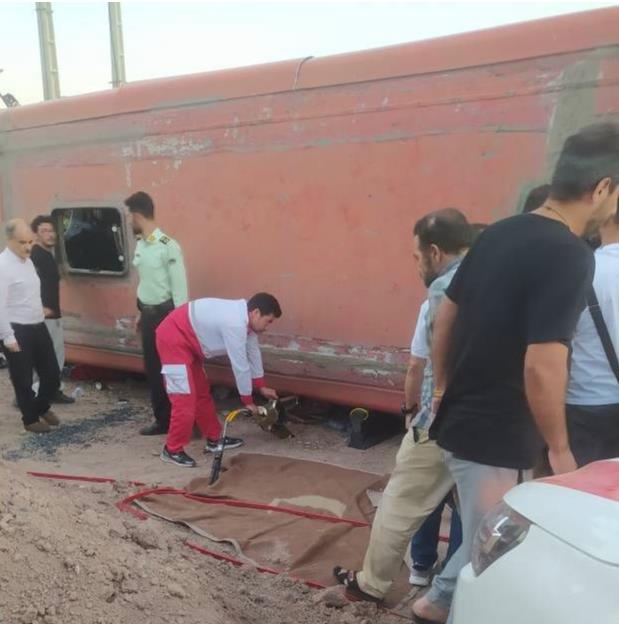امدادرسانی به 30 مصدوم در حادثه واژگونی اتوبوس در قزوین