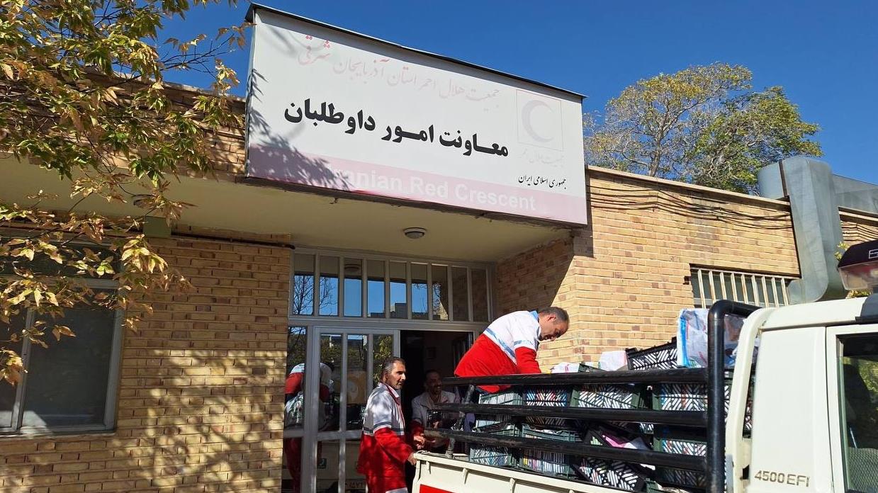 اهدای 1000 کیلوگرم سیب قرمز برای توزیع بین نیازمندان آذربایجان شرقی