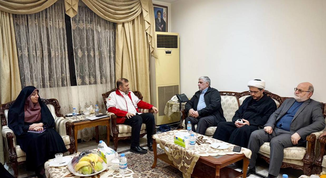 دیدار هیات هلالاحمر کشورمان با سرپرست سفارت ایران در بیروت/ بررسی راههای انتقال سریع کمکهای مردم ایران به لبنان