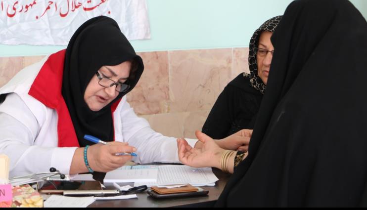 بهرهمندی ۵٠٠ بیمار در روستای کرغند قاینات از طرح نذرخدمت هلالاحمر