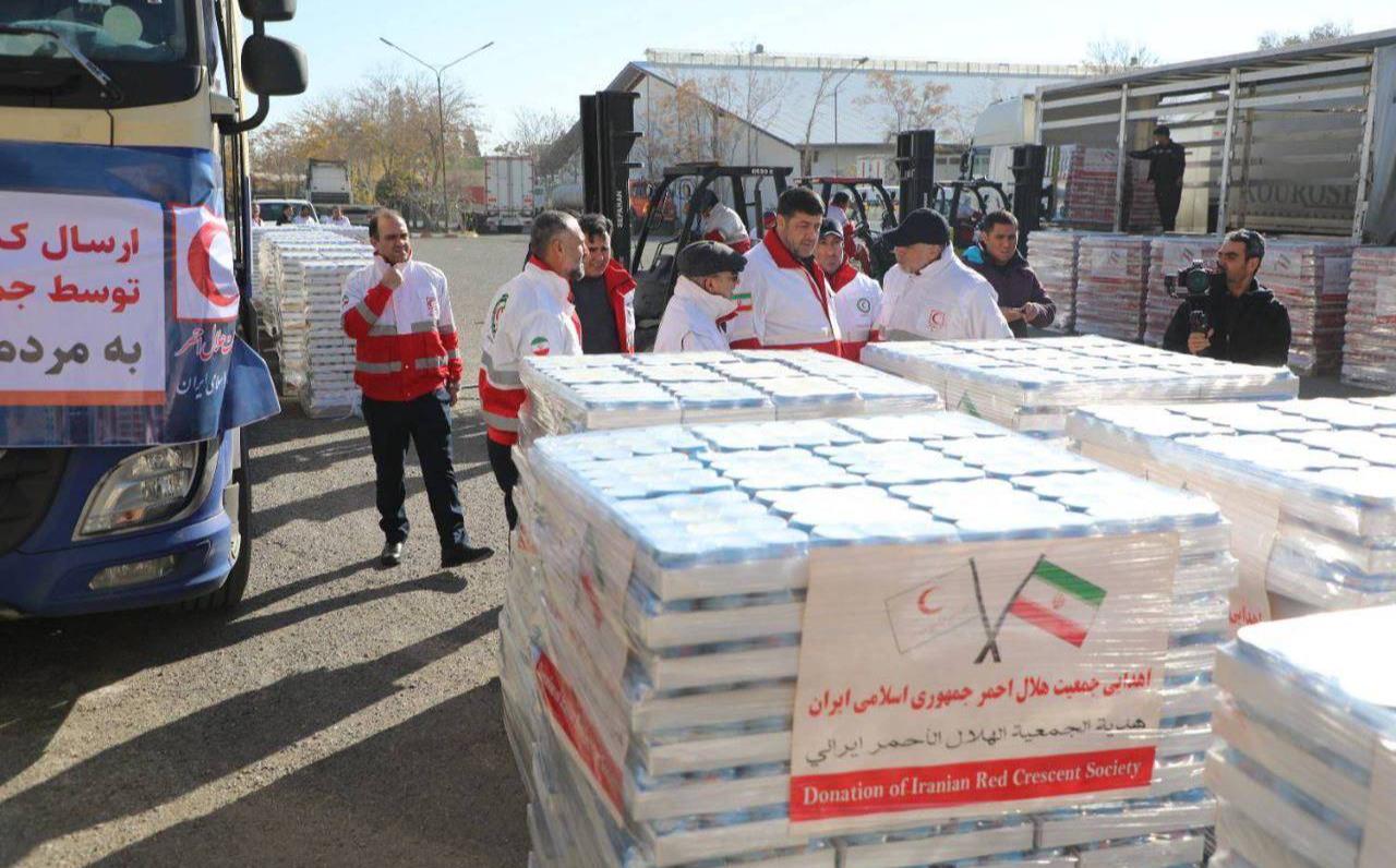 کمک‌های مردمی‌به لبنان با هماهنگی صلیب سرخ توزیع می‌شود