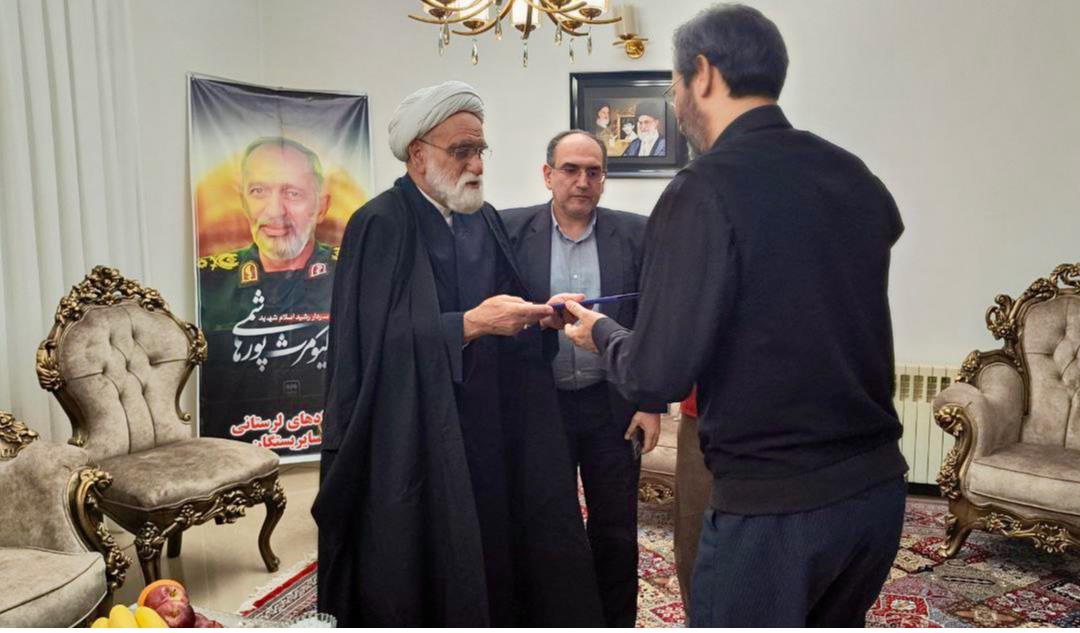 نماینده ولی فقیه در هلال احمر با خانواده شهید سردار کیومرث پور هاشمی دیدار کرد