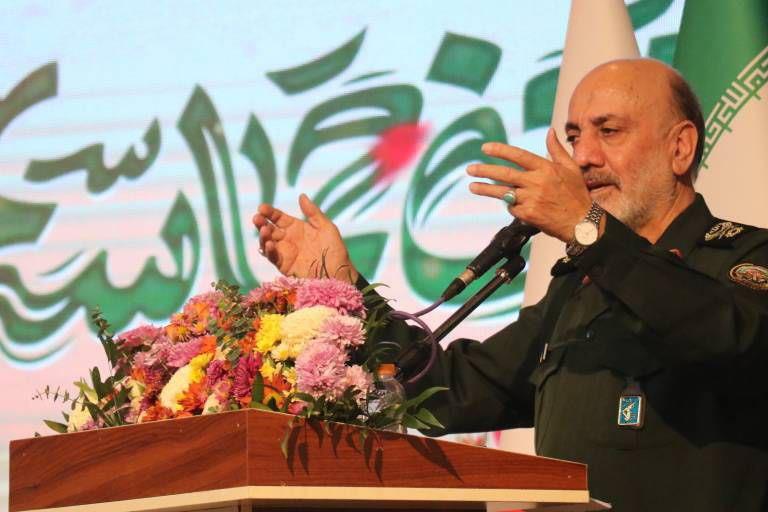 ایثار رزمندگان و شهدای امدادگر در دوران دفاع مقدس فراموش نشدنی است