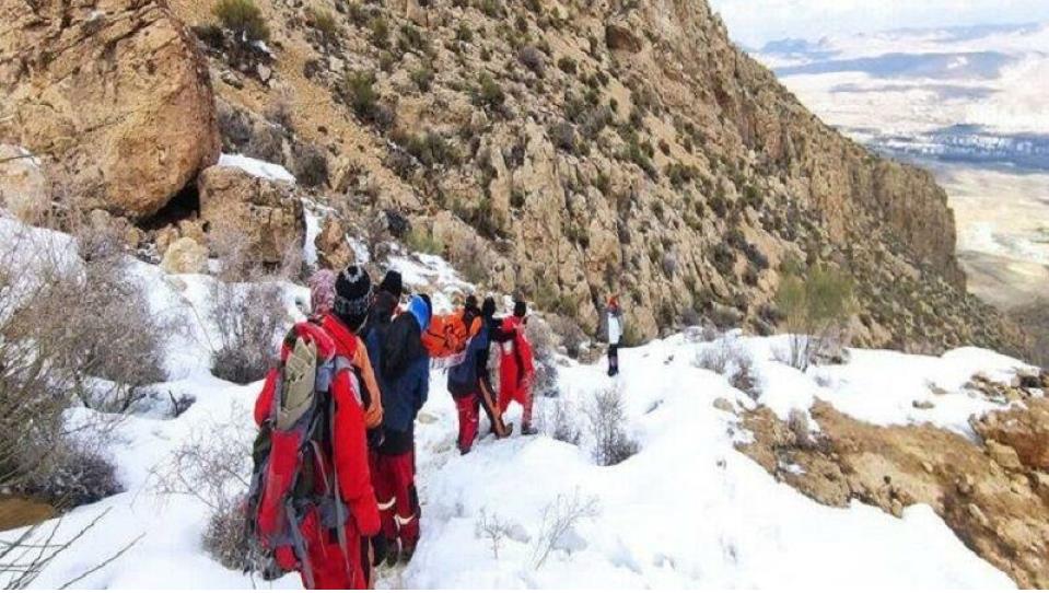 تلاش برای یافتن 2 کوهنورد در اشترانکوه ادامه دارد/ پیدا شدن کوهنوردان