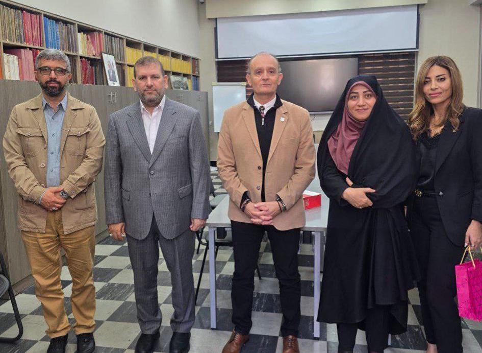 دیدار مقامات هلال‌احمر ایران با مدیر فدراسیون جهانی صلیب سرخ در خاورمیانه/ تأکید بر تقویت همکاری‌های مشترک در مواجهه با چالش های  منطقه ای
