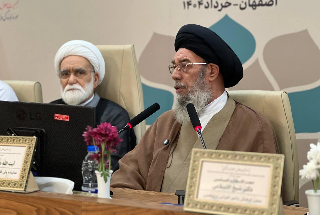 طلاب و روحانیون، پیشگامان خدمت خیرخواهانه در جامعه هستند
