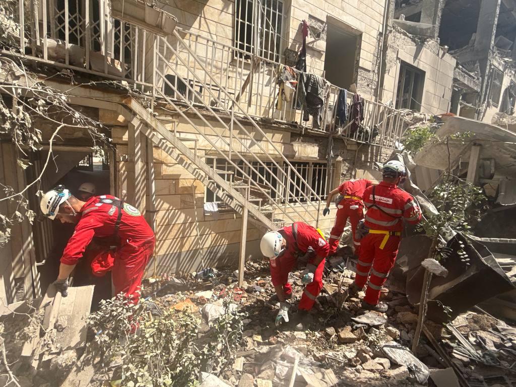 امدادرسانی ۴۲۸ تیم تخصصی جستوجو و نجات در ۱۹ استان متاثر از حملات رژیم صهیونیستی/ ۱۱۷۵ نفر اسکان اضطراری داده شدند