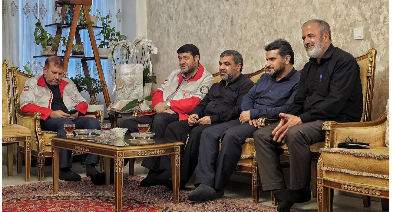 دیدار مسئولان هلالاحمر با خانواده سپهبد باقری