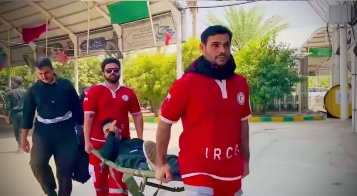 خدمات مؤثر هلالاحمر در مرز بینالمللی خسروی به زائران اربعین حسینی+فیلم