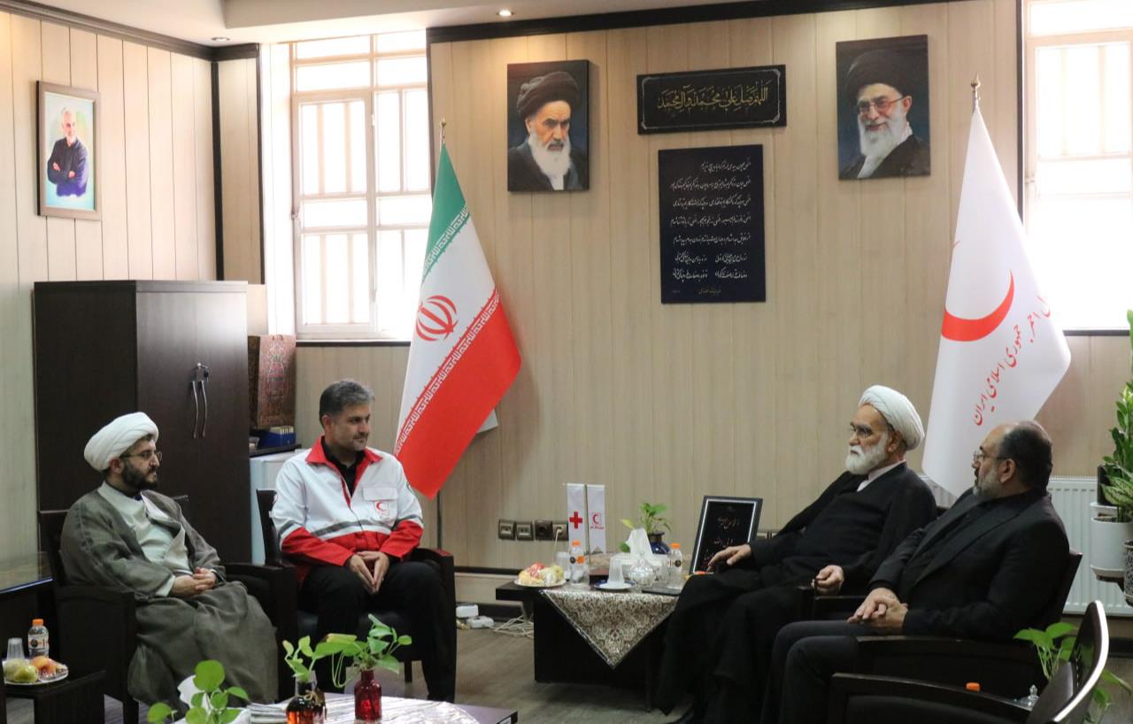 نماینده ولی فقیه در جمعیت هلال احمر با مدیرعامل و مسئول دفتر نمایندگی ولی فقیه در هلال احمر استان یزد دیدار کرد