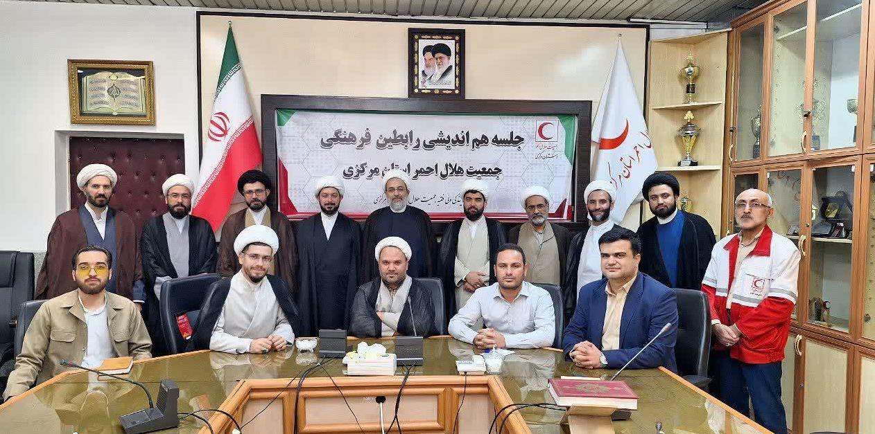 از برگزاری مجموعه برنامههای فرهنگی و تجلیل از امدادگران تا دیدار با خانواده شهدا